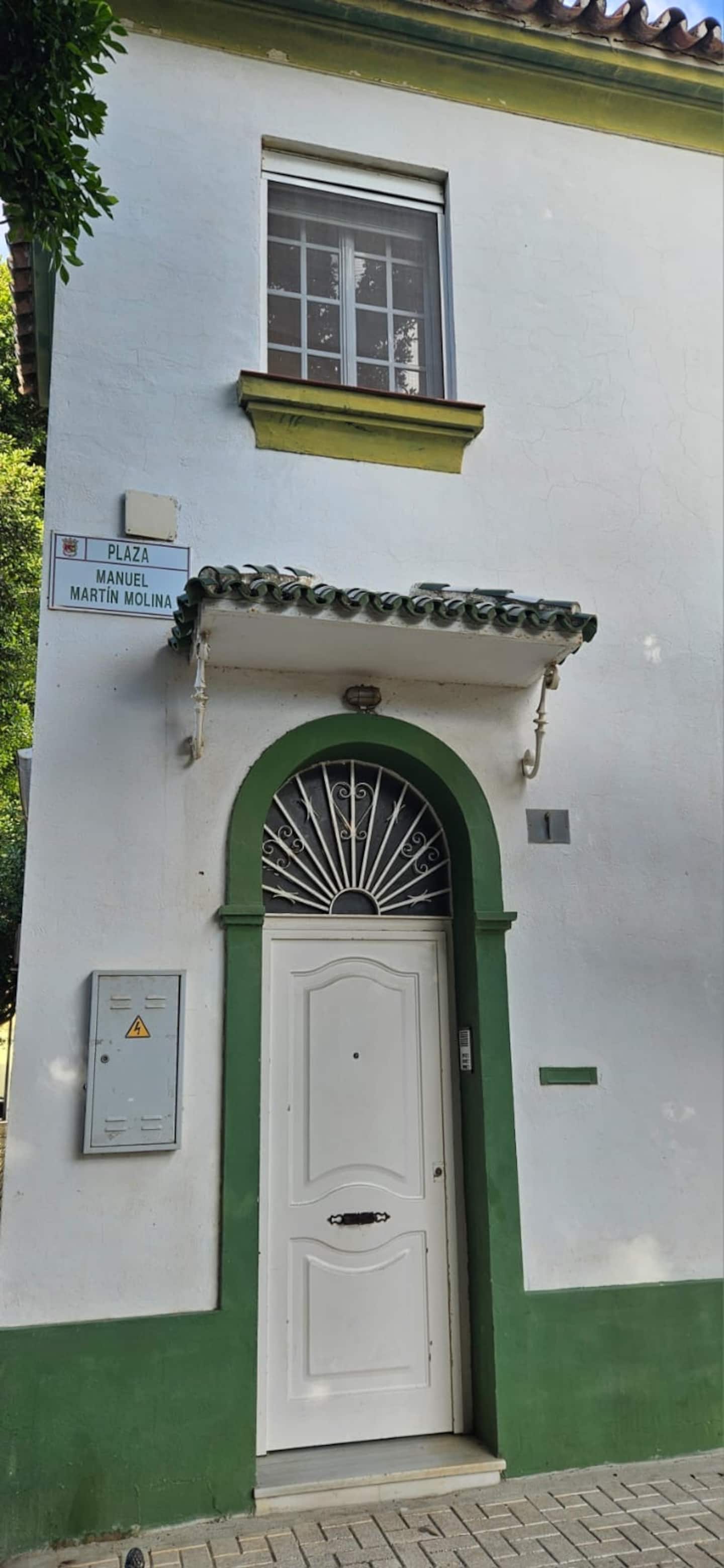 Calle junto a la playa en el barrio de Huelin, Málaga